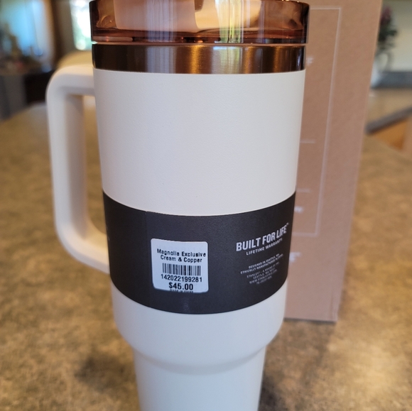 Stanley Quencher 40 oz Stanley x Magnolia cream and copper Rare NIB - Picture 6 of 16